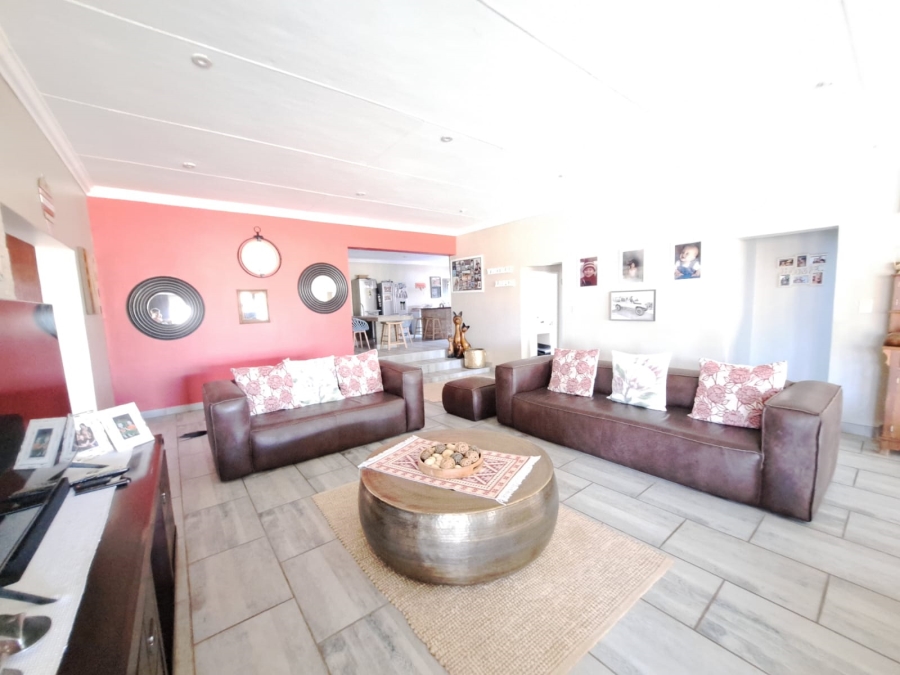 5 Bedroom Property for Sale in Waterkloof North West